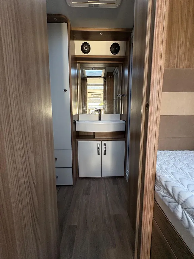 Swift Elegance 565 - 2017
