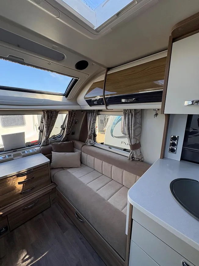 Swift Elegance 565 - 2017