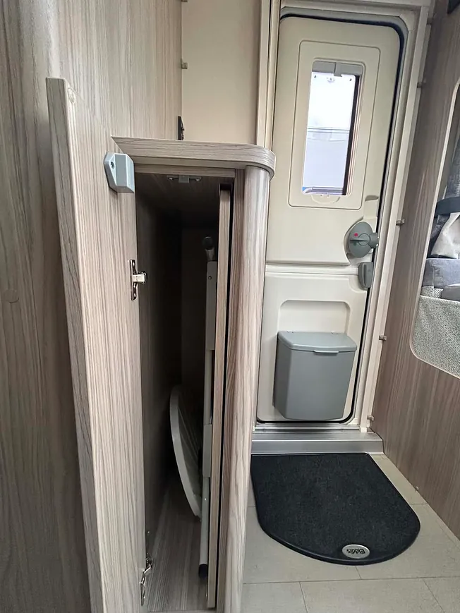 Elddis Rambler 181B