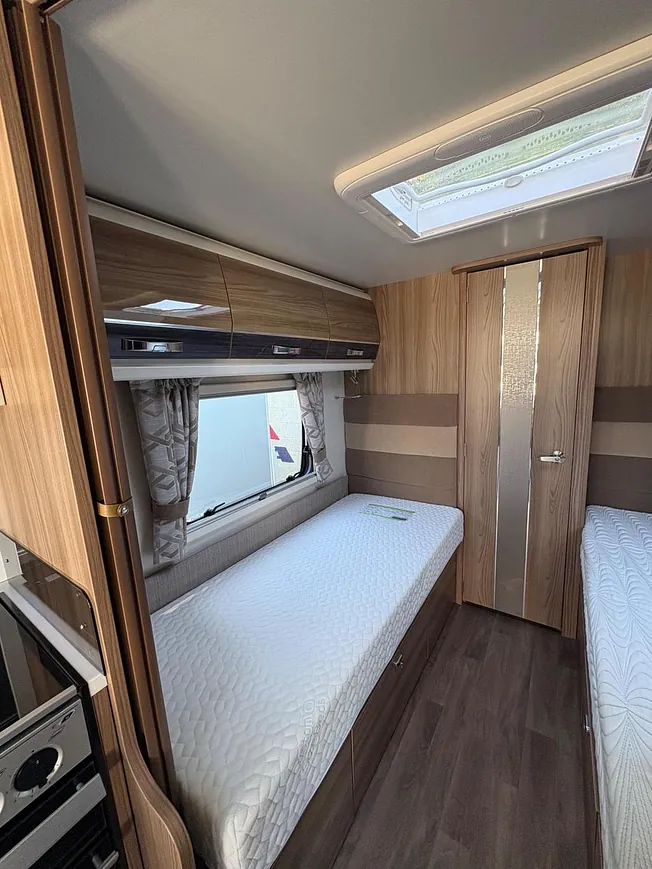 Swift Elegance 565 - 2017