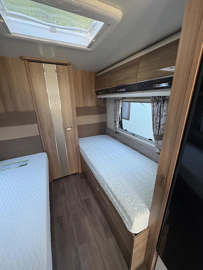Swift Elegance 565 - 2017