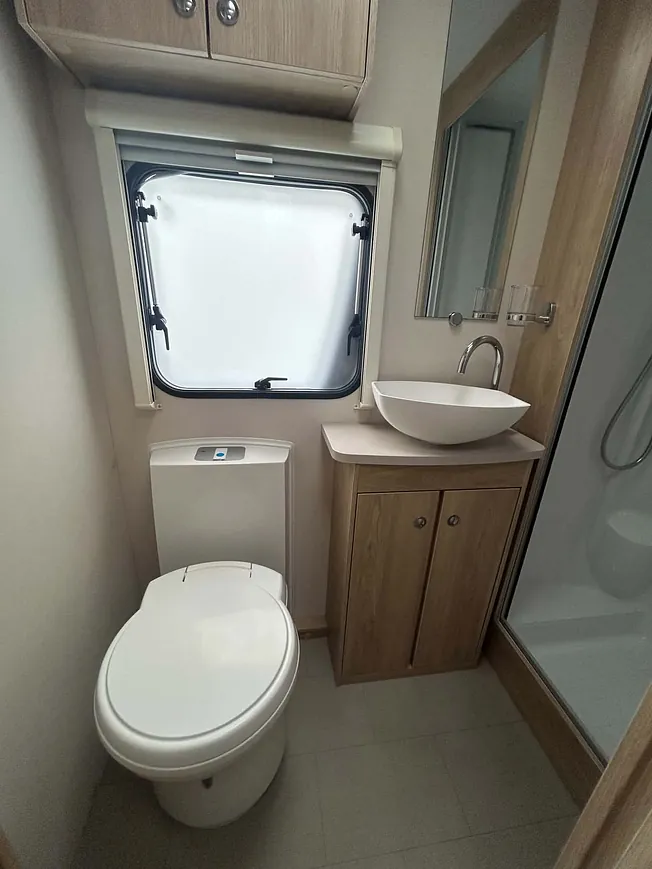 Elddis Avante 586