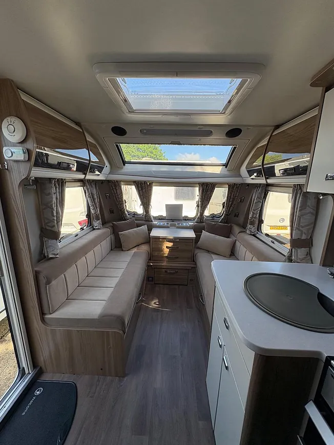 Swift Elegance 565 - 2017