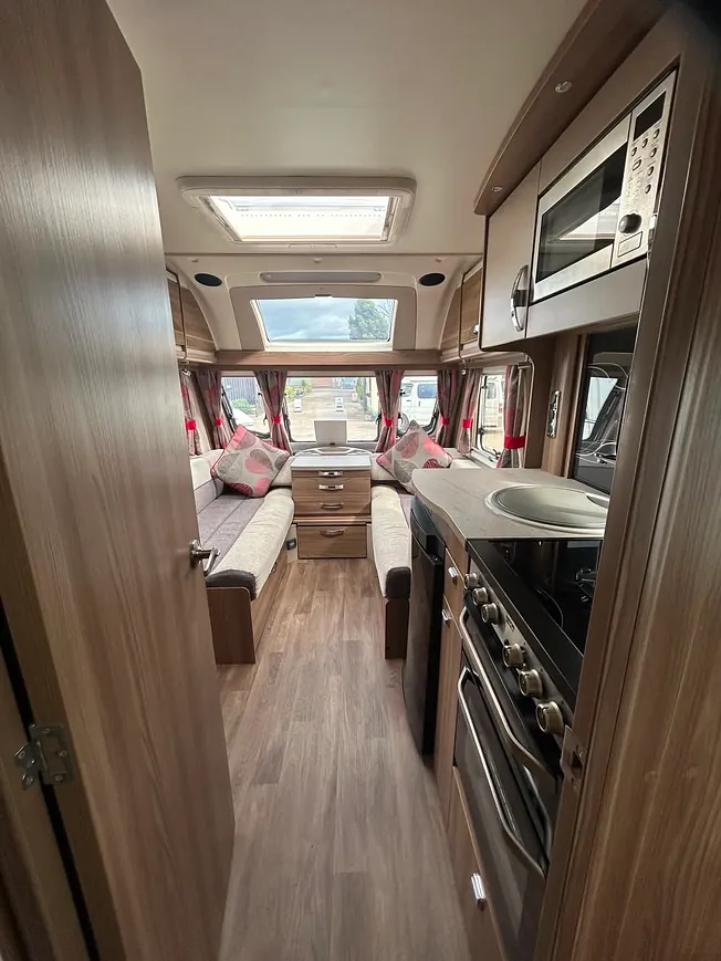 Swift challenger 560