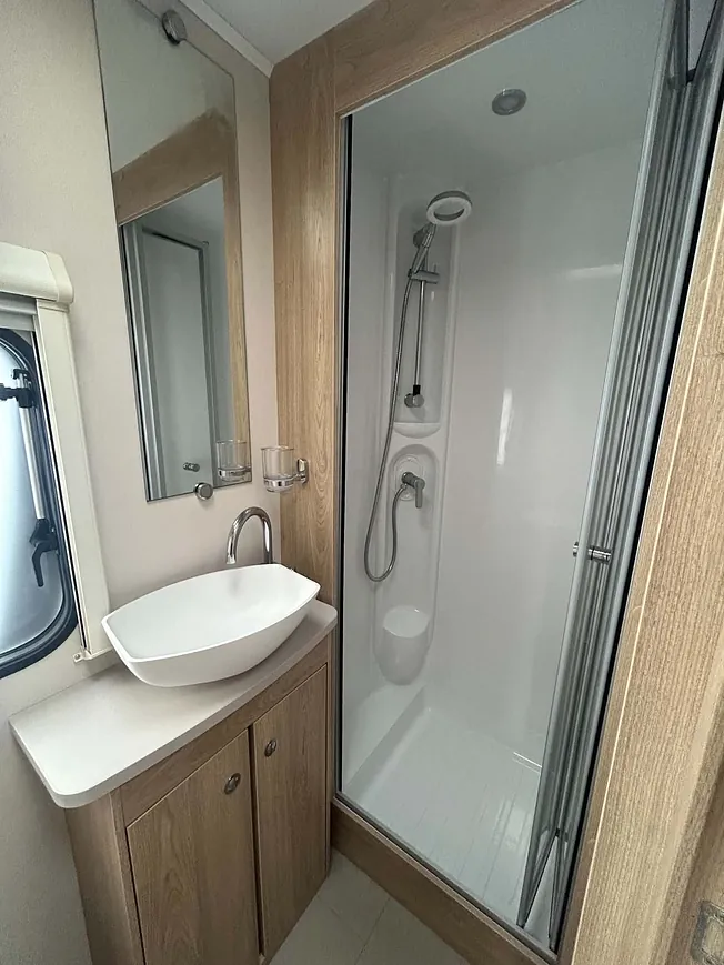 Elddis Avante 586