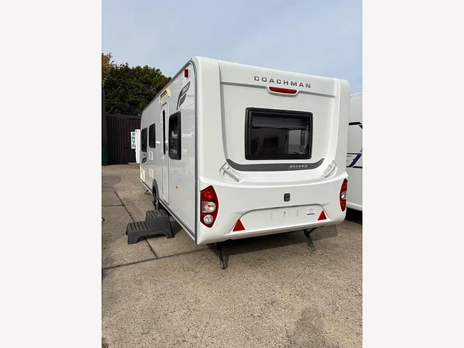 Coachman Amara 550/5