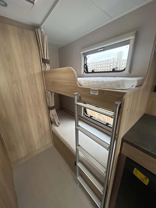 Elddis Avante 586